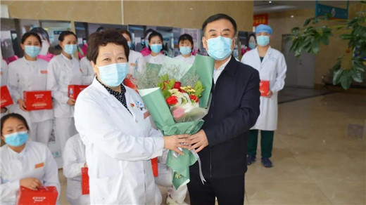 长春骨伤医院护理部主任梁立红荣获长春市“优秀护理管理者”称号0.jpg 长春骨伤医院护理部主任梁立红荣获长春市“优秀护理管理者”称号0.jpg